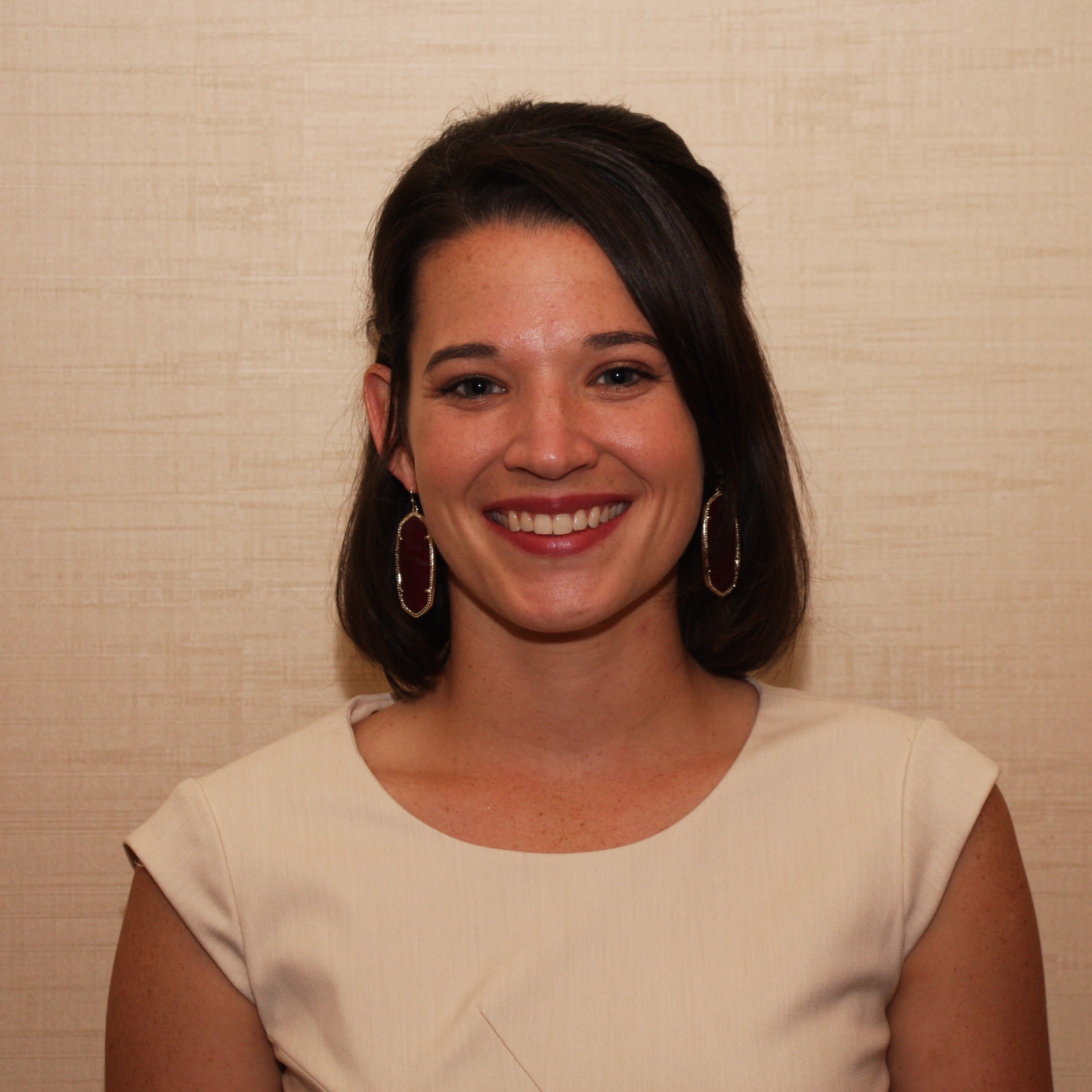 Hillary Henderson receives SMIKids Graduate Scholarship for 2015-2016