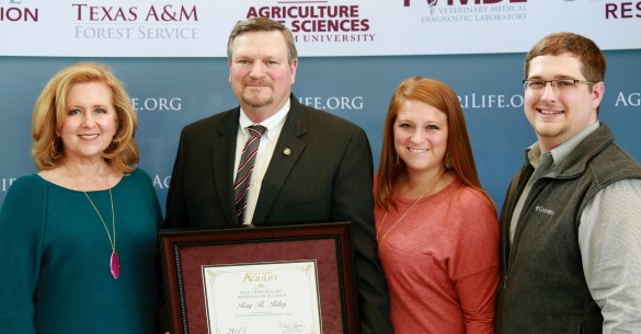Riley receives Vice Chancellor Award in Excellence